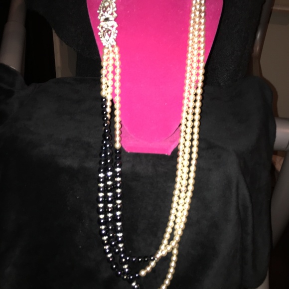 Vintage Grey and White Faux Pearl Necklace with Rhinestone Clasp - Picture 2 of 4